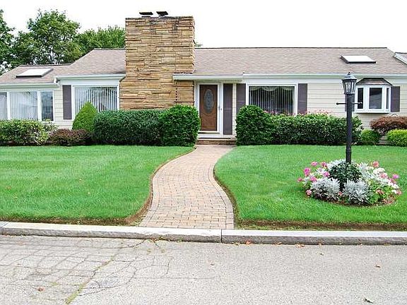 2nd image of 229 Don Ave