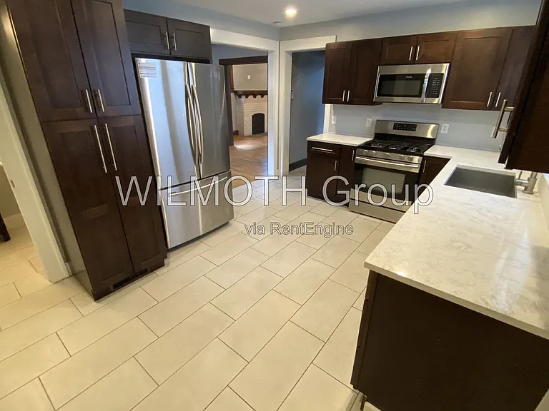 3047 N College Ave — Photo 9