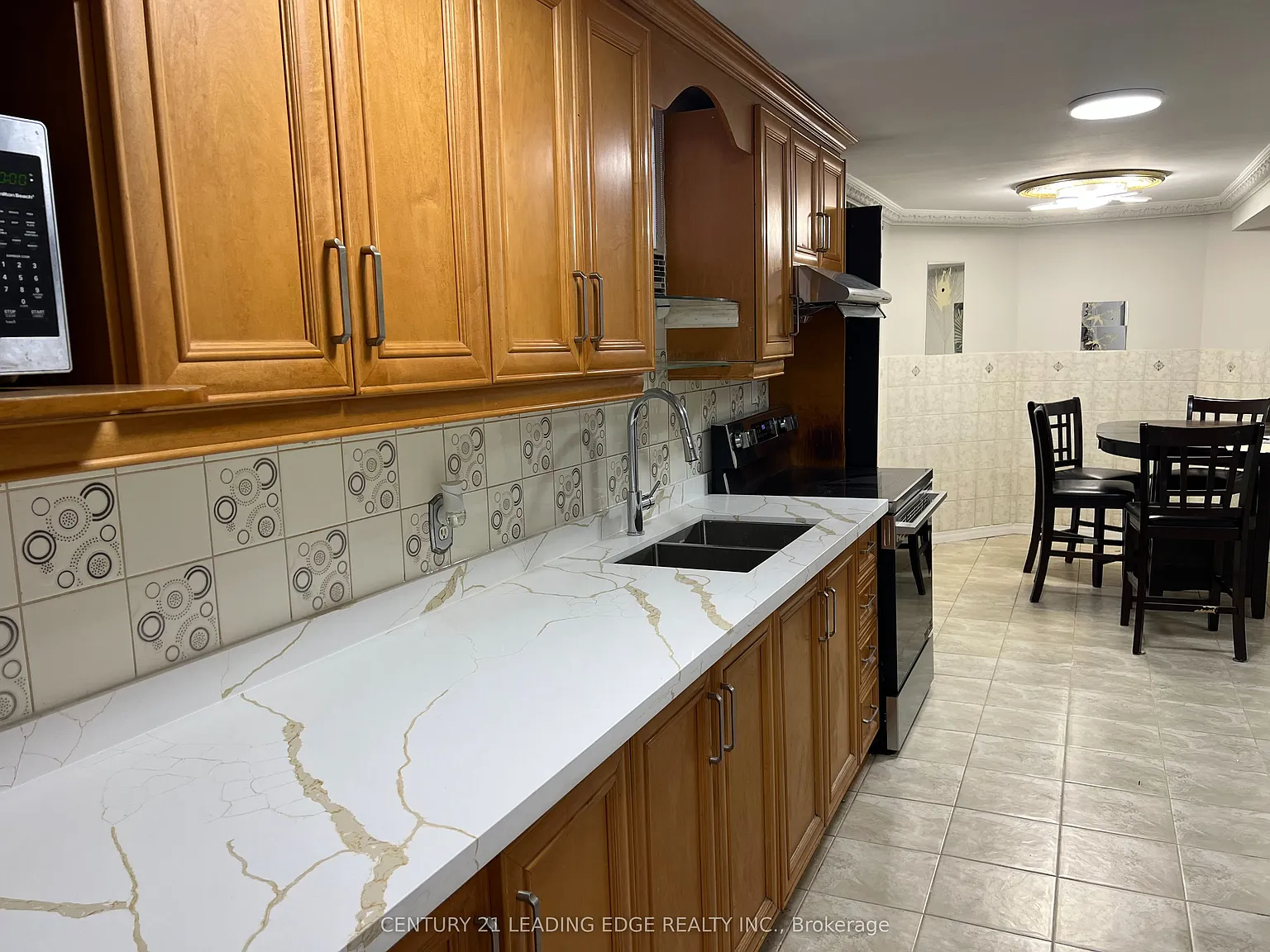 3 bed, $2,200 — Photo 3