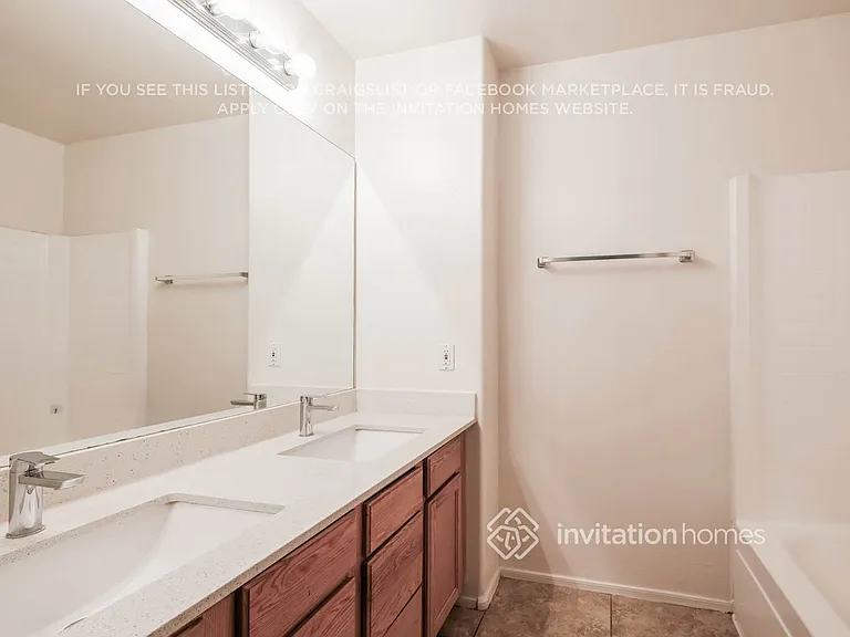 7914 W Claremont St — Photo 15