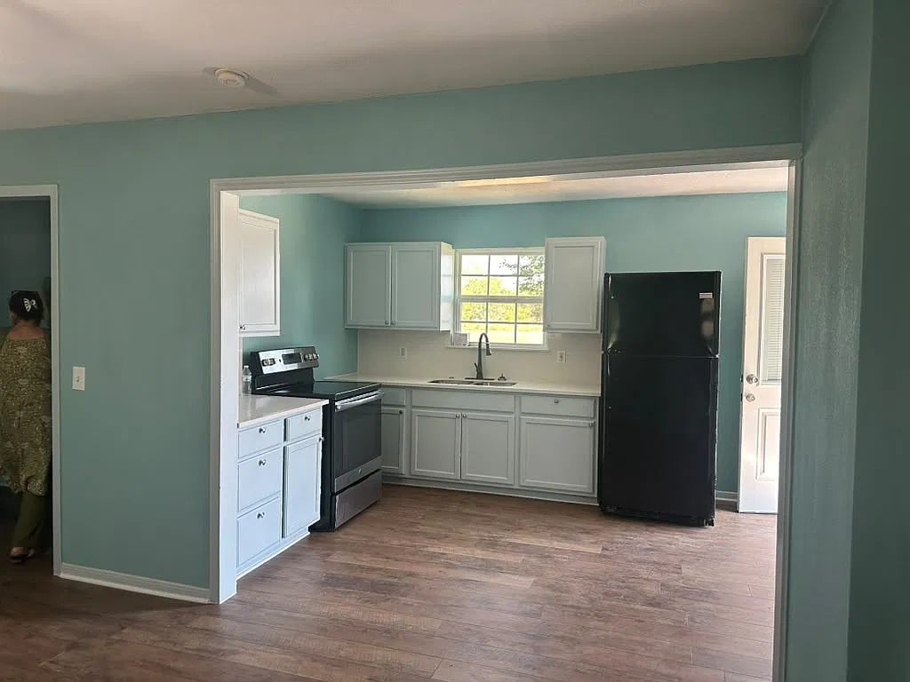 2 bed, 900 sqft, $1,350 — Photo 3