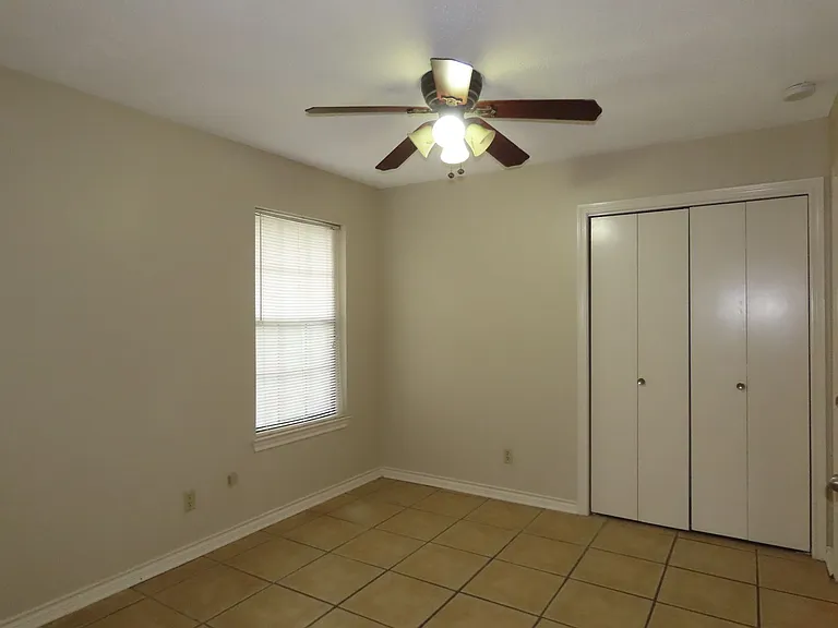 808 Corey Dr — Photo 10