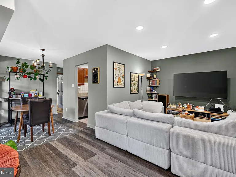 2914 Kings Chapel Rd #8 — Photo 5