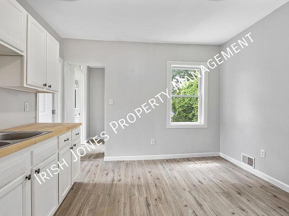 4th image of 529 Winslow Ave