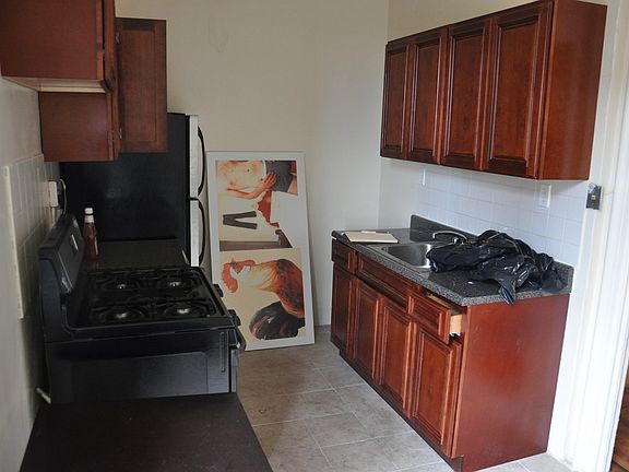 3rd image of 2110 Westbury Ct APT 6D