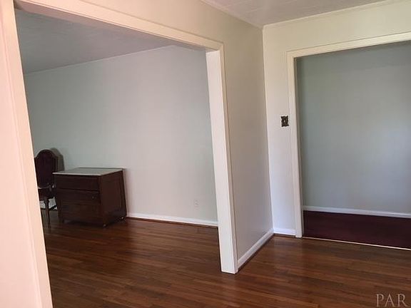 3rd image of 810 Bloodworth Ln