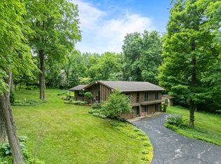 N2831 Wildwood Dr, Lake Geneva, WI