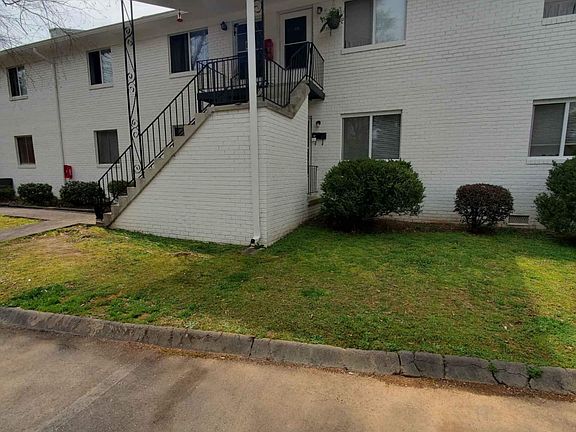2nd image of 529 Hillsborough St