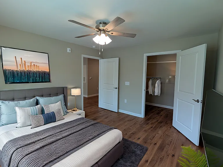 Hazel Park Apartments — Photo 9