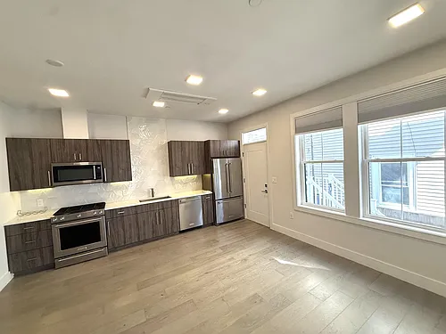 24 Rush St #E Photo 1