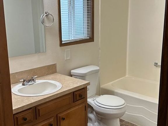 3rd image of 2465-2497 Cherry Ave NE #2477