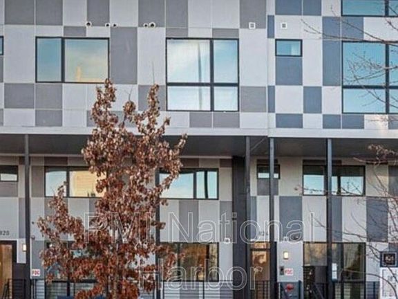 3rd image of 820 18th St NE Unit 201