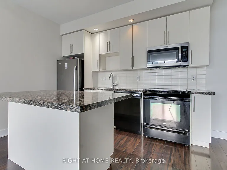 28 Linden St #1405 — Photo 18