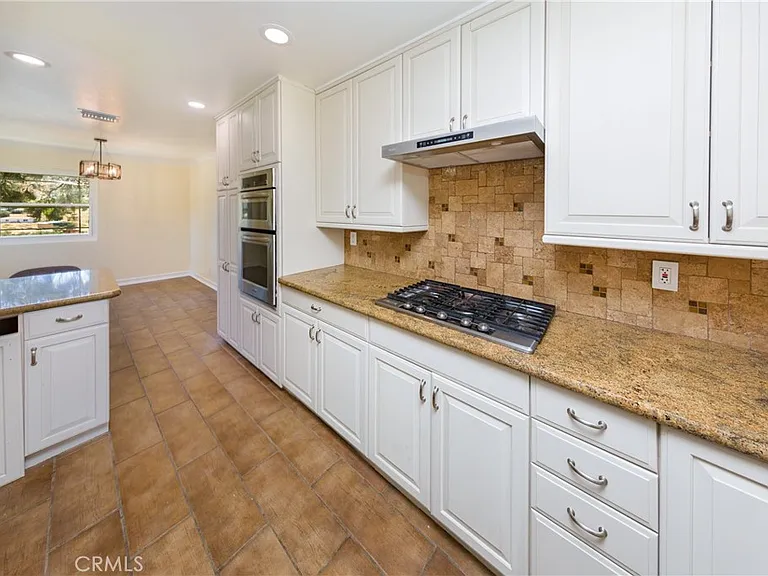 6401 Hubbard Rd — Photo 8