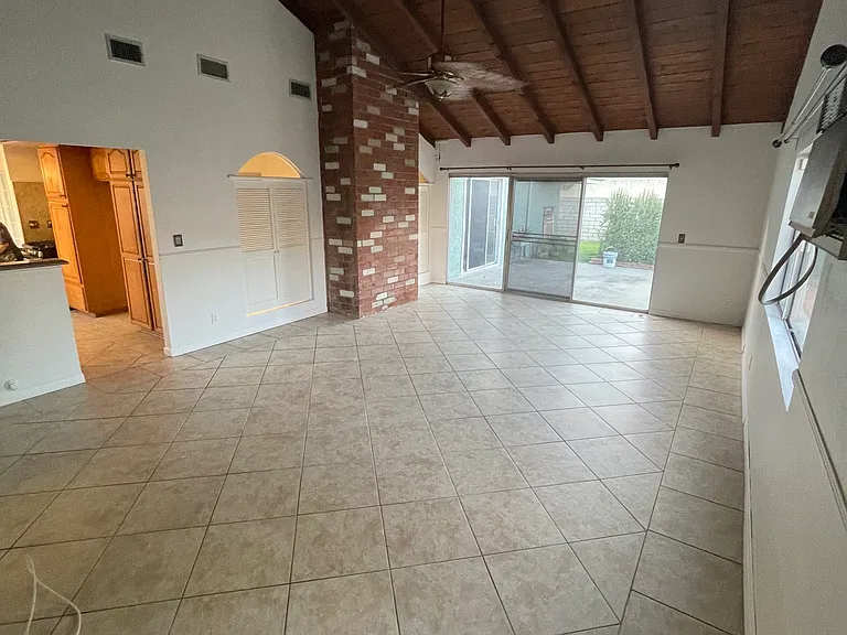 1242 Lyman Ave — Photo 10