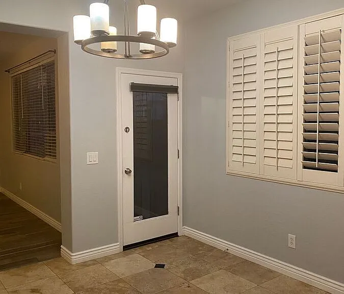 17648 W Lisbon Ln — Photo 10