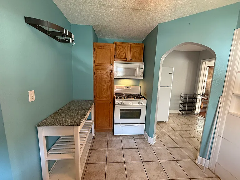 1348 S Florence Ave — Photo 17