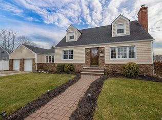 106 Home St, Bellmore, NY 11710