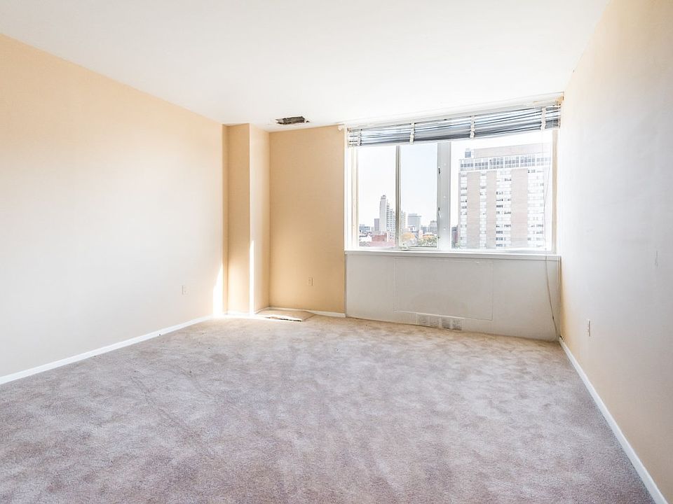 1st image of 300 W Franklin St APT 901W