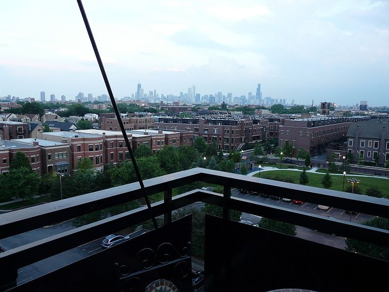 1st image of 1735 W Diversey Pkwy APT 606