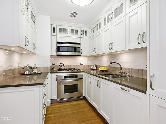 2nd image of 27 W 72nd St #1207