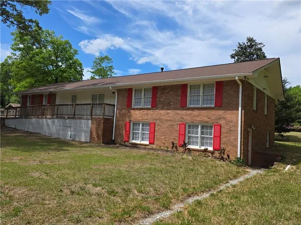 7016 Skyline Dr, Lithia Springs, GA 30122