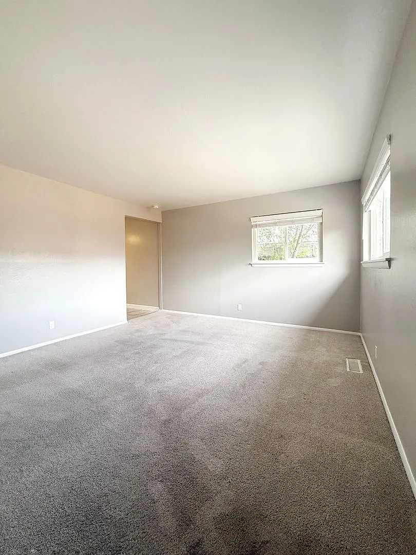 1075 Brinkby Ave #1081 photo 1
