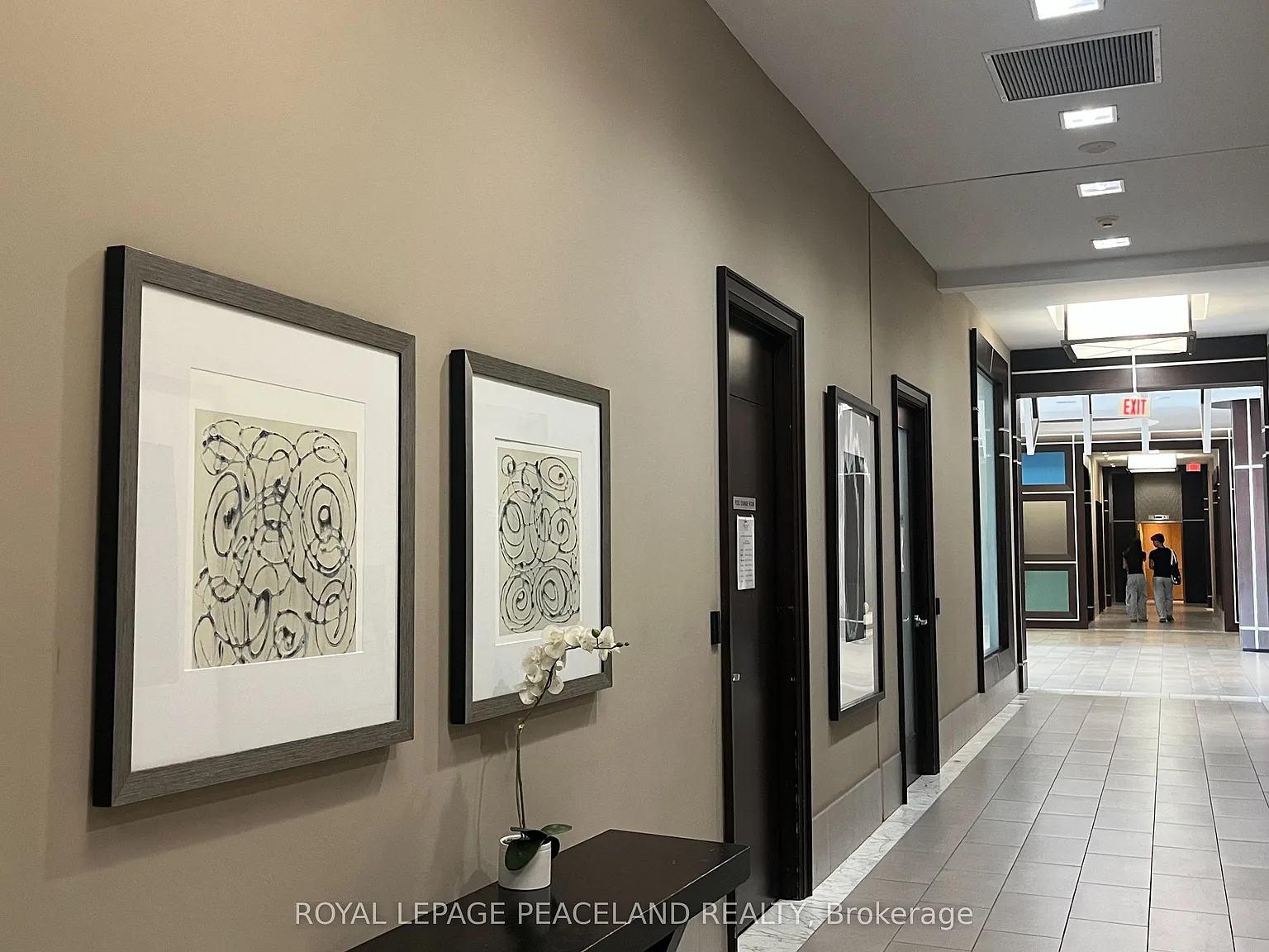 5791 Yonge St — Photo 4