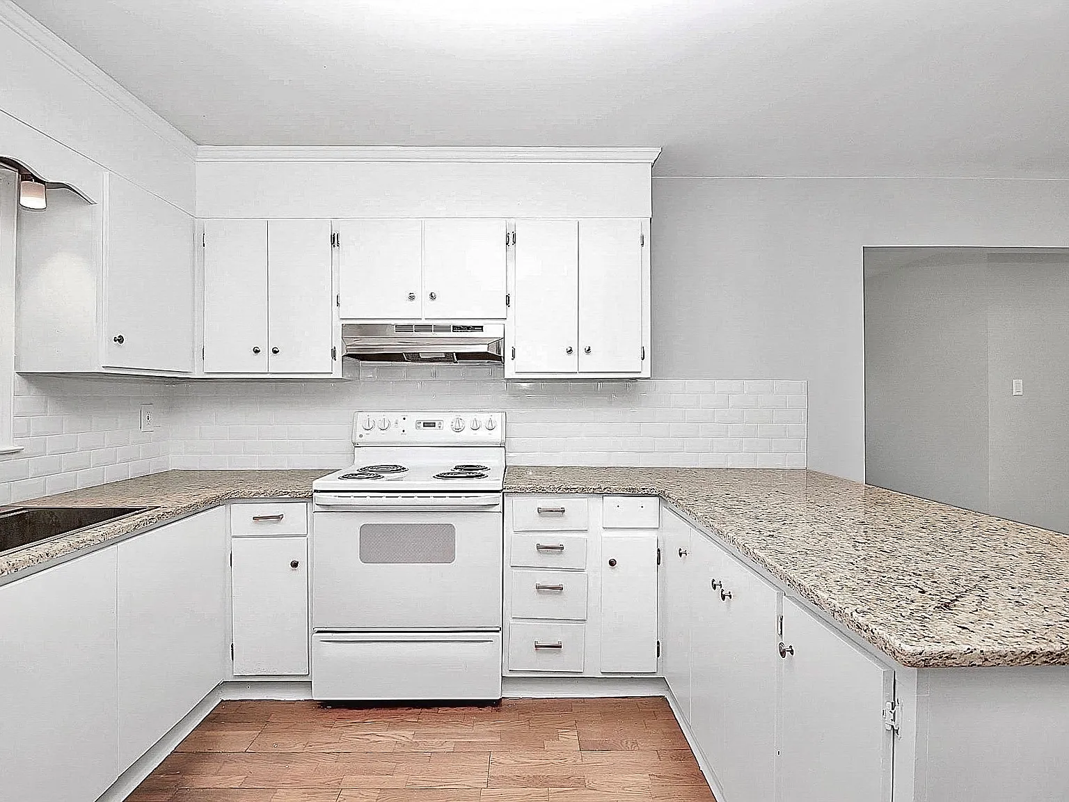 3 bed, 1.5 bath, 1261 sqft, $2,250 — Photo 3