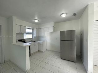 840 SW 10th St #2, Hallandale, FL 33009
