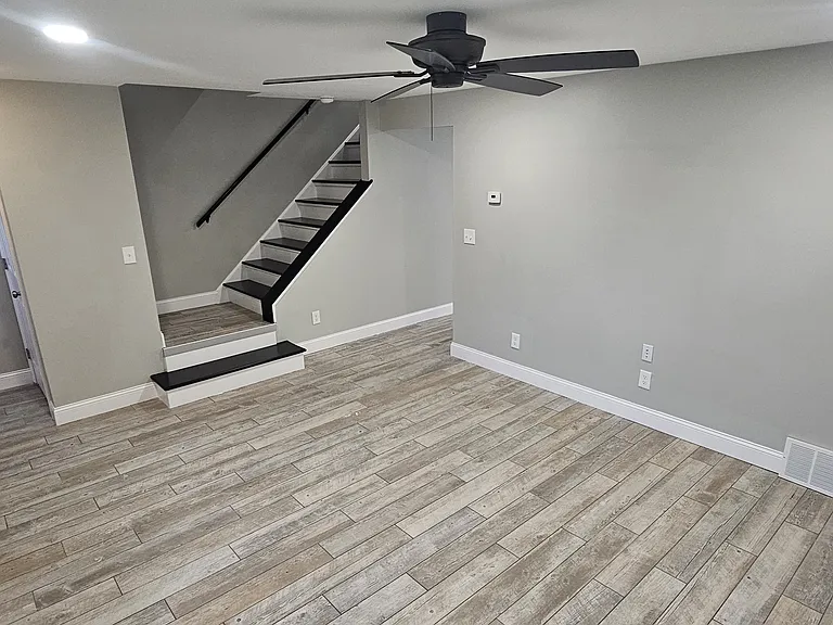 Family Room 16' x 12'