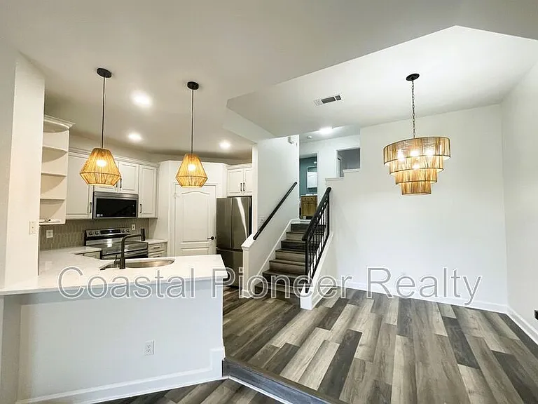614 Seascape Way — Photo 2