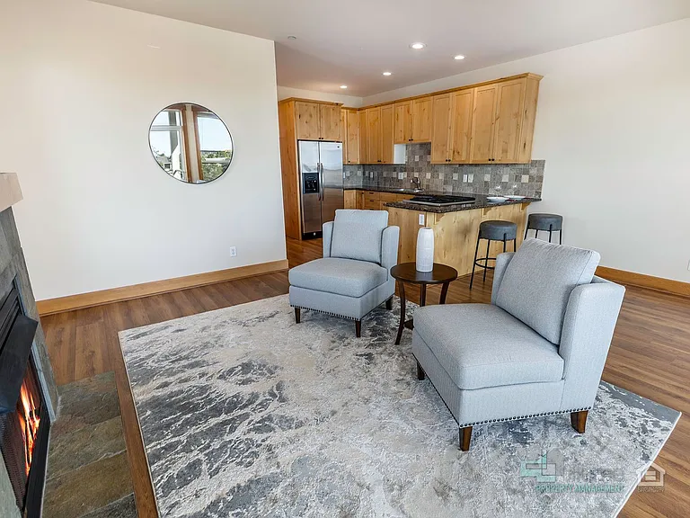 224 N Holladay Dr #201 — Photo 47