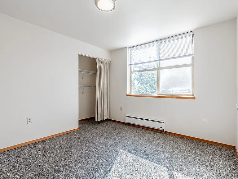 INCOME RESTRICTED Affordable Apartments in Hazelwood! — Photo 52