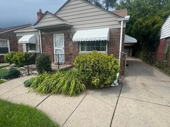 16789 E Eight Mile Rd, Eastpointe, MI 48021