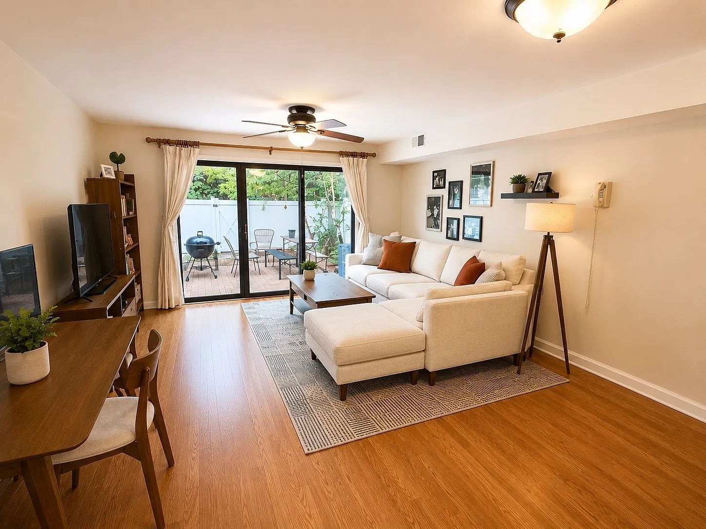 1 bed, 728 sqft, $2,350 — Photo 3