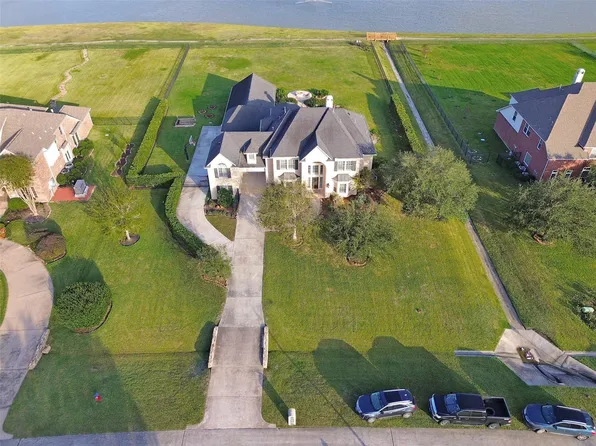 1860 Lake Landing Dr, League City, TX 77573