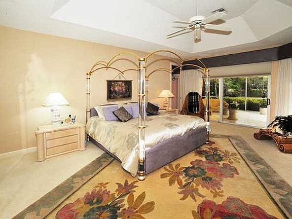 Home For Sale In Broken Sound