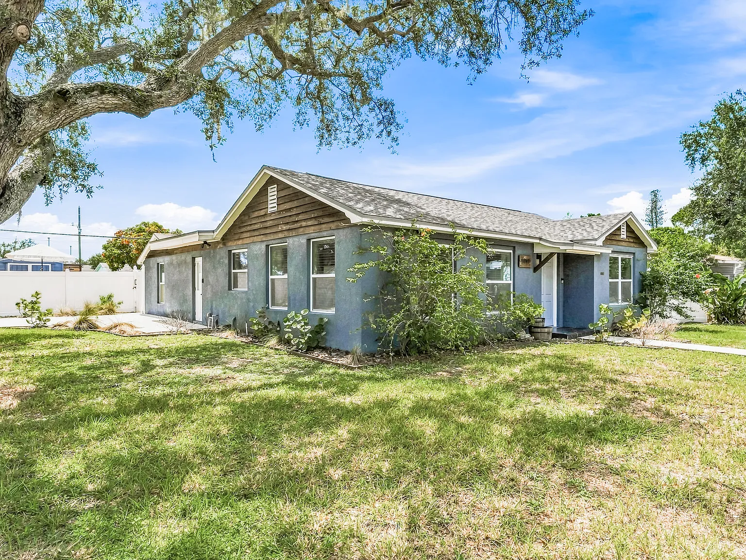 3 bed, 1569 sqft, $3,999 — Photo 3