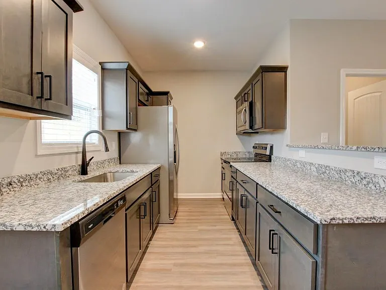 1115 Hillwood Dr — Photo 8