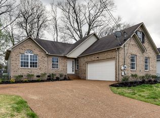 1802 University Dr, Columbia, TN 38401