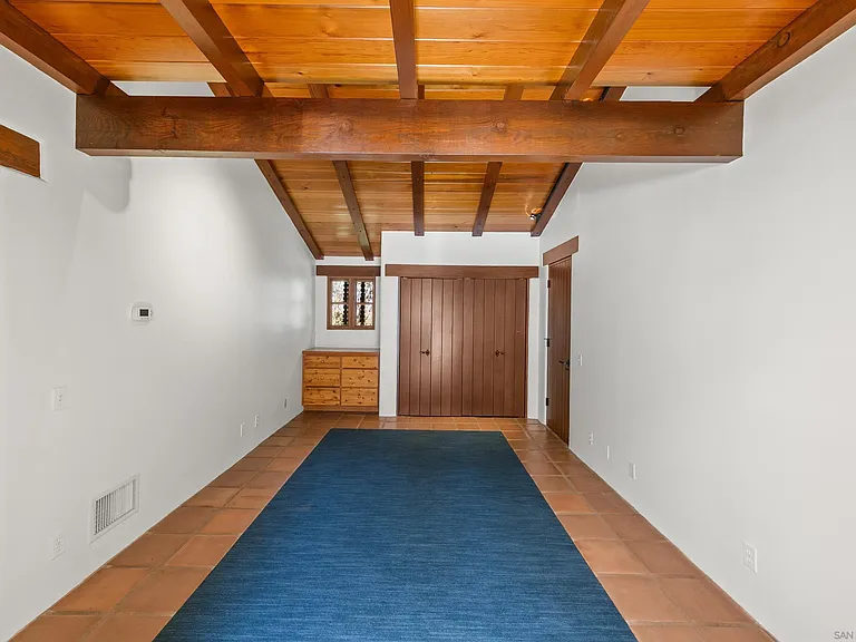5443 Calzada Del Bosque — Photo 45