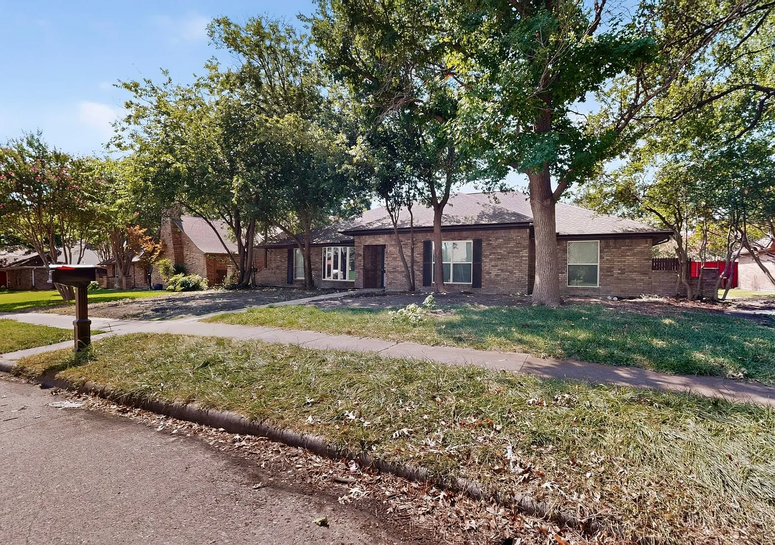 Renovated & Relaxing Home Ready For Entertaining — Photo 4