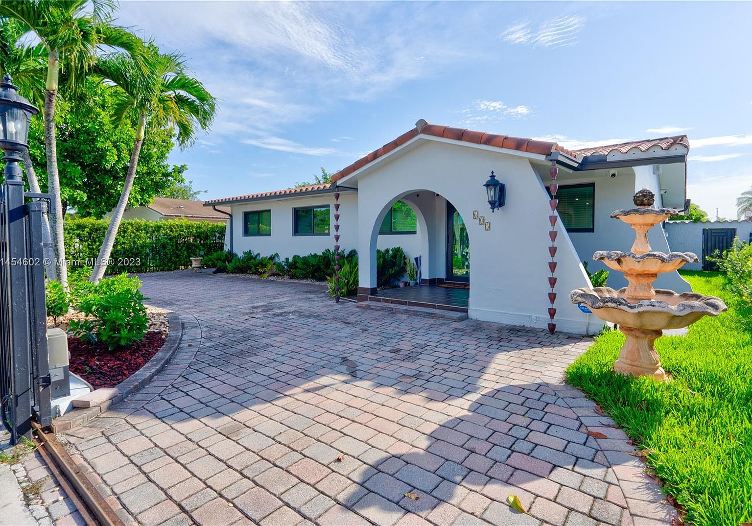 605 SW 104th Ave, Sweetwater, FL 33174 Zillow