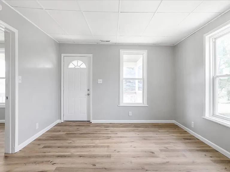 123 W Valley St — Photo 6