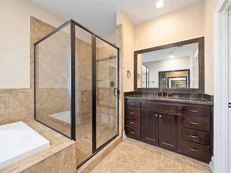 835 Garden Oaks Trce — Photo 11