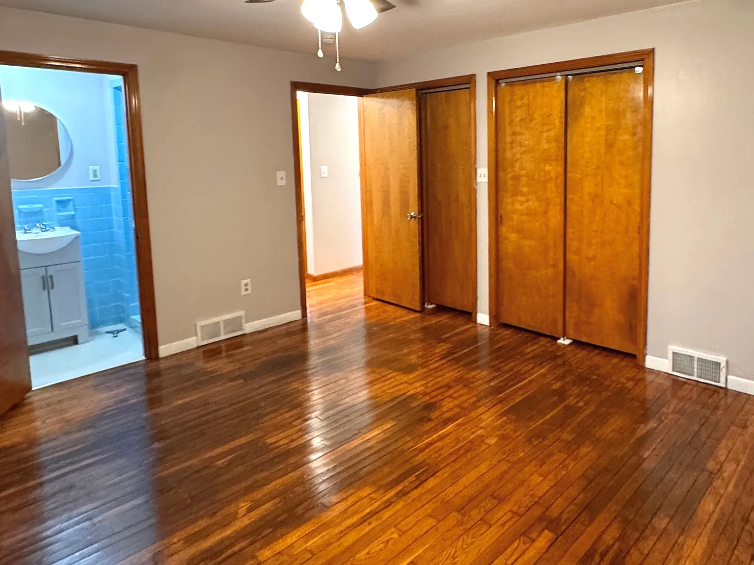 3 bed, 1056 sqft, $1,550 — Photo 4