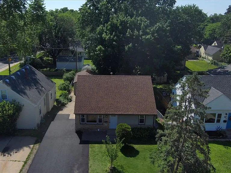 422 Jefferson Ave S — Photo 34