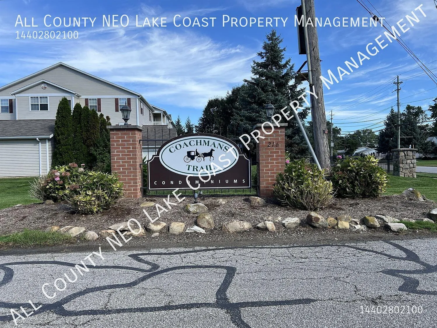 2 bed, 1.5 bath, 948 sqft, $1,295 — Photo 2