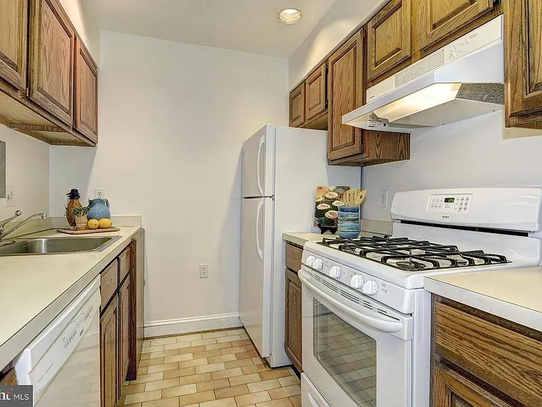 408 Seward Sq SE #7 — Photo 13